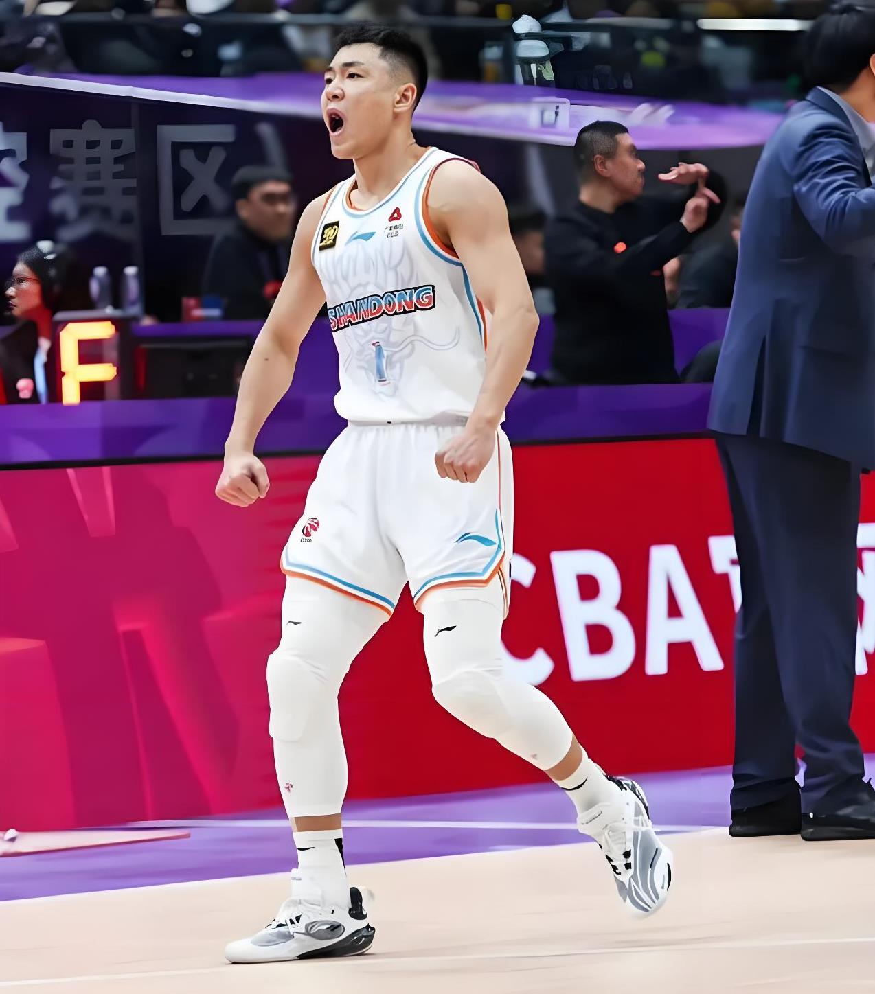 今晚欧冠焦点战,山东男篮防线松动,更衣室稳定,身体对抗强度拉满的简单介绍 今晚欧冠焦点战,山东男篮防线松动,更衣室稳定,身体对抗强度拉满的简单介绍