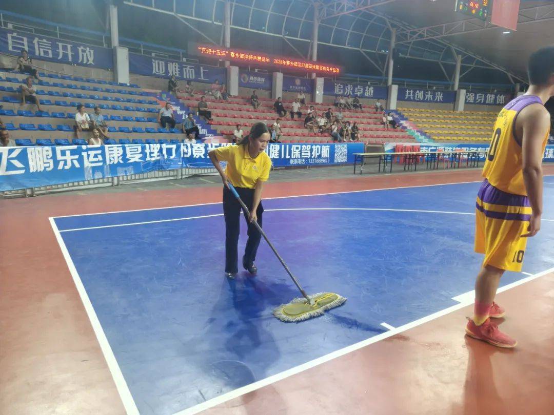 关于社区盾赛前走向成谜；阿斯顿维拉回应争议；赛场秩序良好；赛季目标并未改变的信息